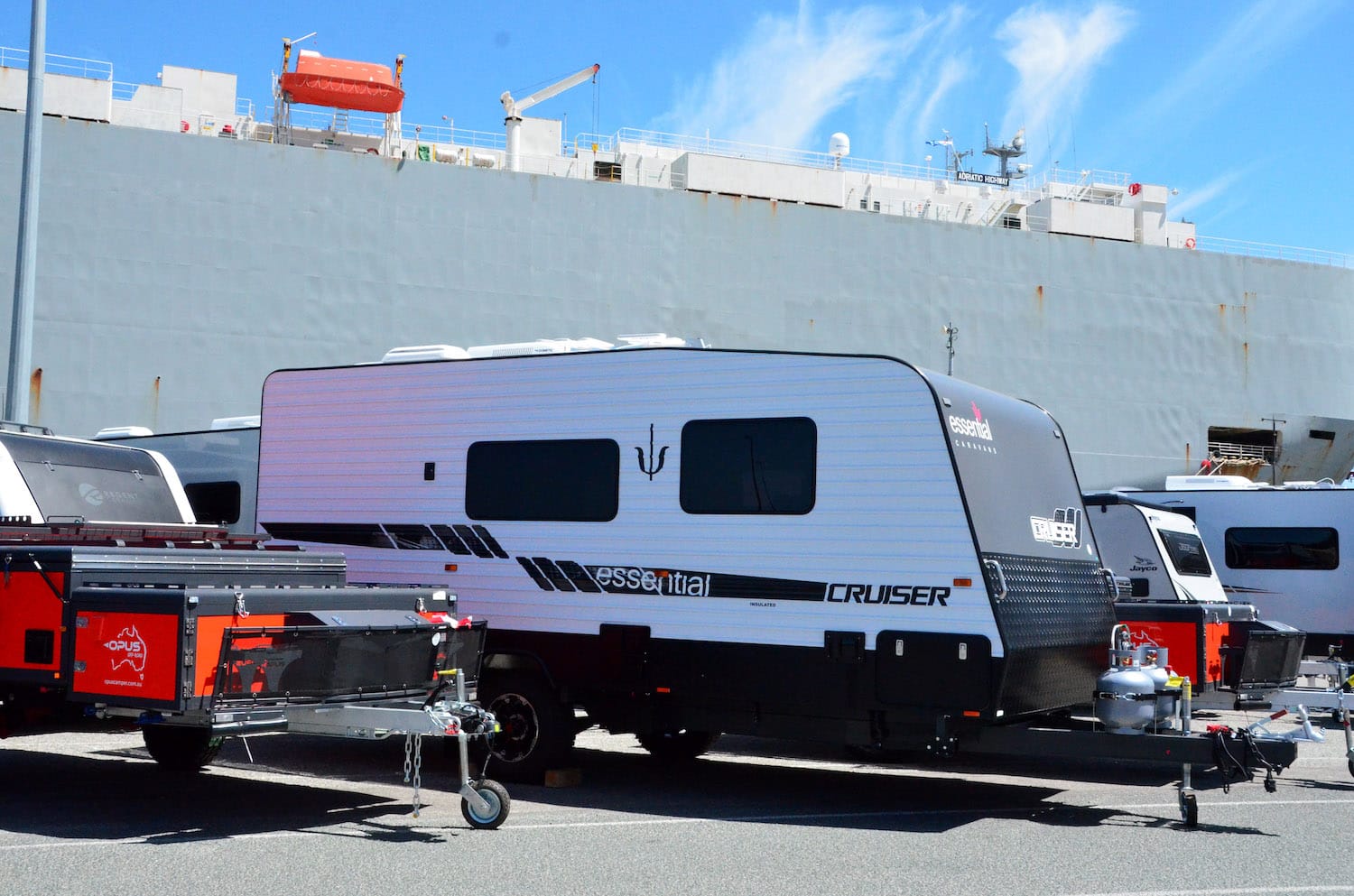 Caravans & Camper Trailers